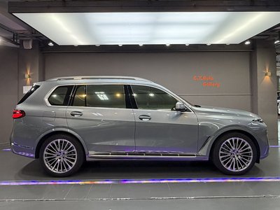 BMW X7 - 7