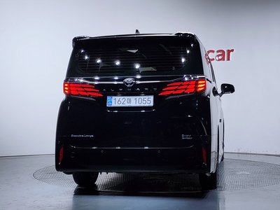 2024 Toyota ALPHARD — фото 4