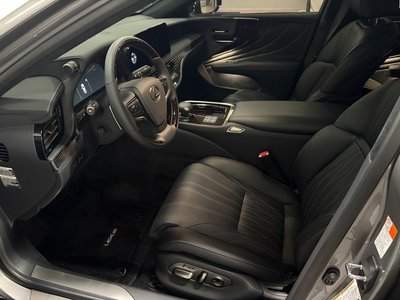 2025 Lexus LS — миниатюра 11