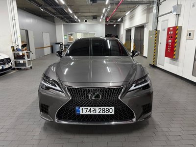 2025 Lexus LS — фото 1