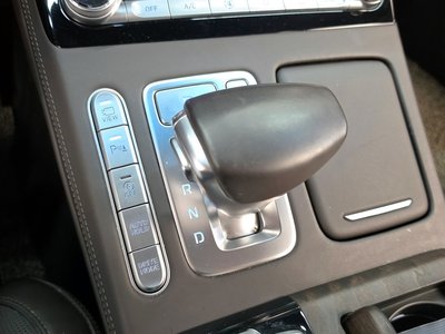 2021 Genesis G90 — миниатюра 23