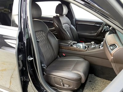 2021 Genesis G90 — миниатюра 16