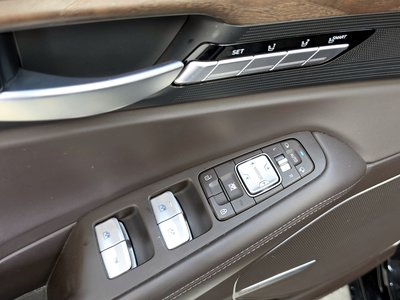 2021 Genesis G90 — миниатюра 27