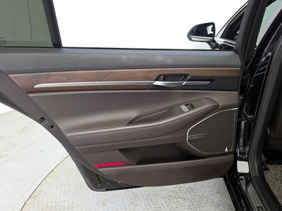 2021 Genesis G90 — миниатюра 15