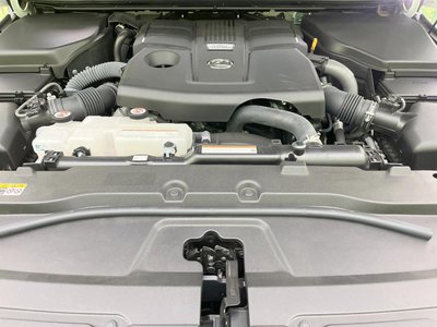 2025 Lexus GX — миниатюра 18