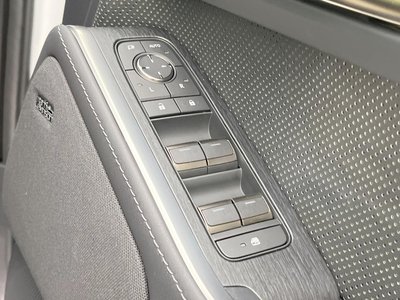 2025 Lexus GX — миниатюра 52