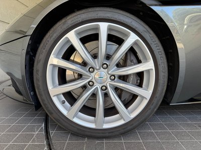 ASTON MARTIN DB11 - 9