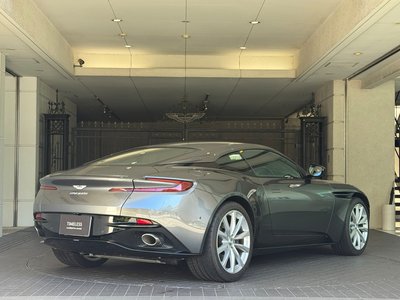 ASTON MARTIN DB11 - 7