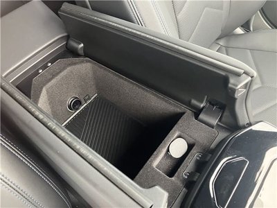 صورة مصغرة 49 لـ 2025 BMW 5 SERIES
