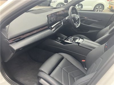 صورة مصغرة 16 لـ 2025 BMW 5 SERIES