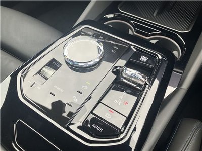 صورة مصغرة 47 لـ 2025 BMW 5 SERIES