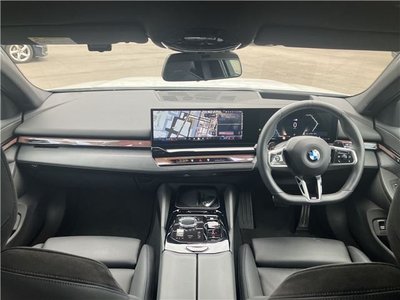 صورة 3 لـ 2025 BMW 5 SERIES