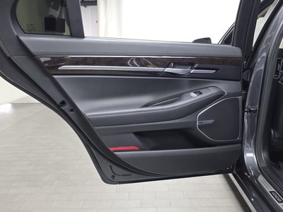صورة مصغرة 15 لـ 2021 Genesis G90