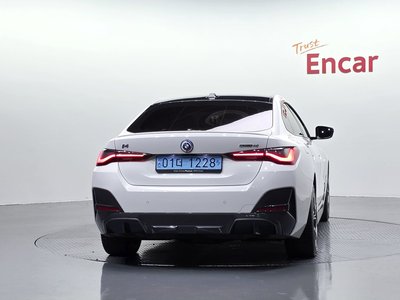 2024 BMW I4 — фото 3