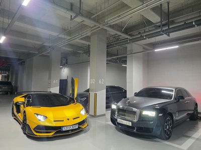 LAMBORGHINI AVENTADOR - 8