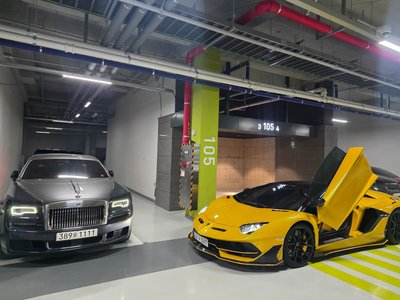 LAMBORGHINI AVENTADOR - 5