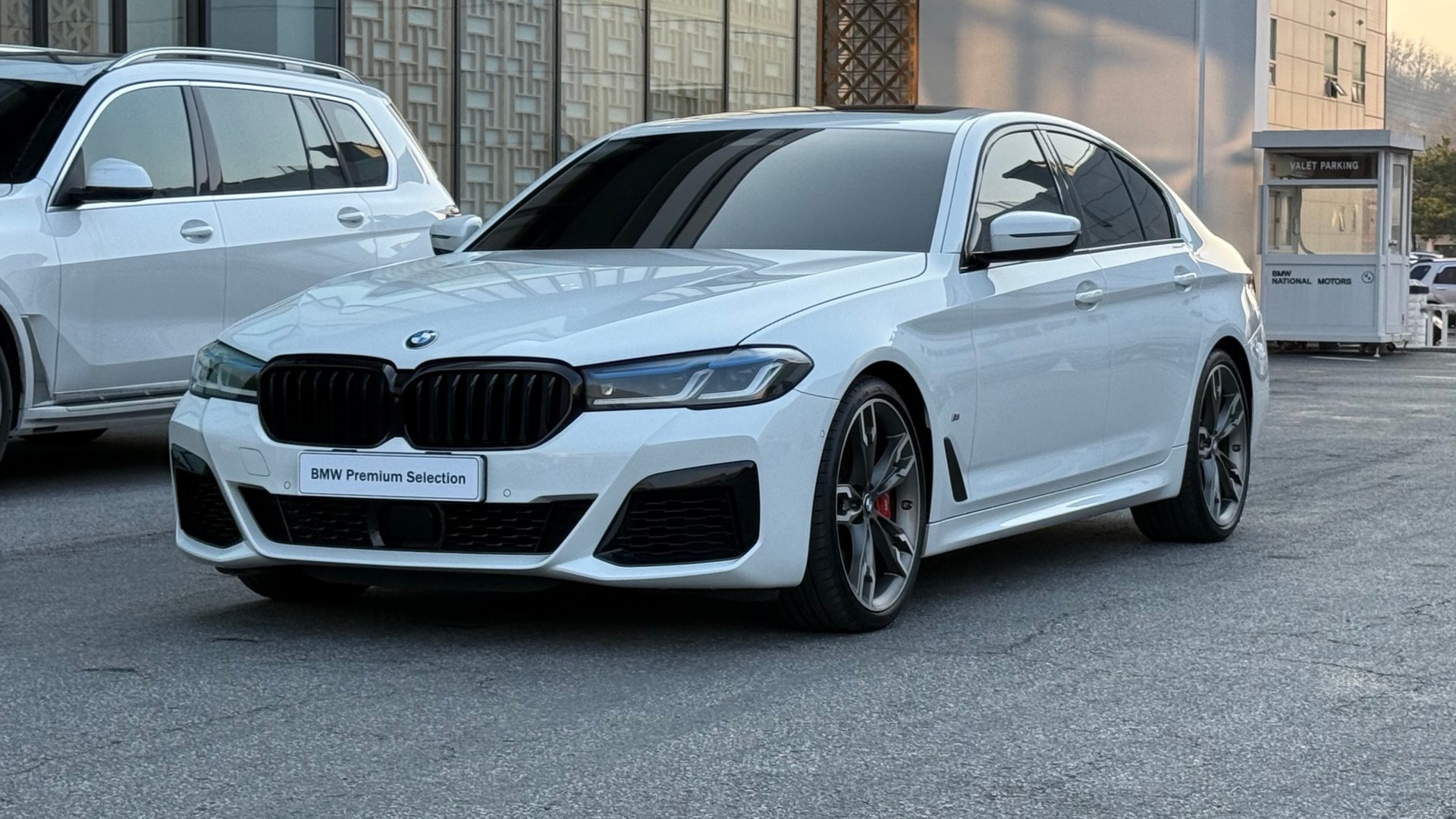 BMW 5 SERIES - View 1