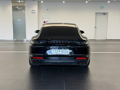صورة 7 لـ 2023 Porsche PANAMERA
