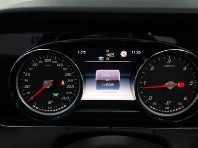 MERCEDES-BENZ E-CLASS - 8