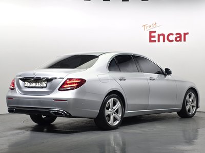 MERCEDES-BENZ E-CLASS - 3