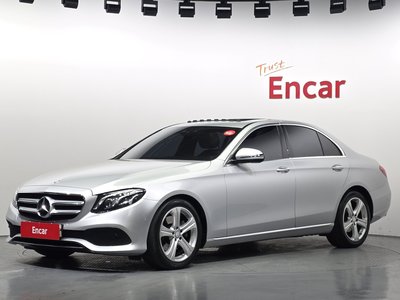 MERCEDES-BENZ E-CLASS - 1