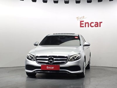 MERCEDES-BENZ E-CLASS - 2