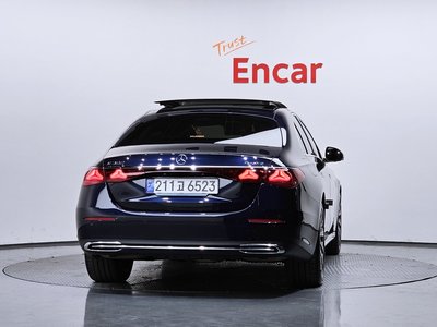 MERCEDES-BENZ E-CLASS - 3