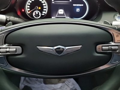 2021 Genesis GV70 — миниатюра 18