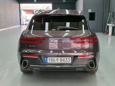 صورة 3 لـ 2021 Genesis GV70