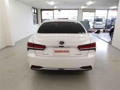 2017 Lexus LS photo 4