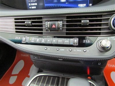 2017 Lexus LS photo 10