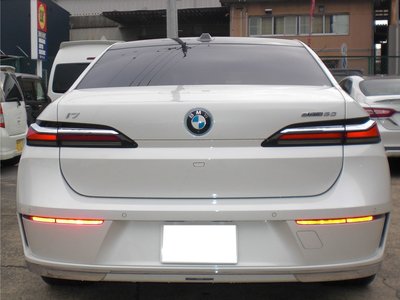 BMW I7 - 7