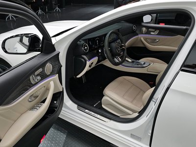 MERCEDES-BENZ E-CLASS - 10