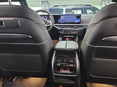 2025 BMW X7 — миниатюра 18