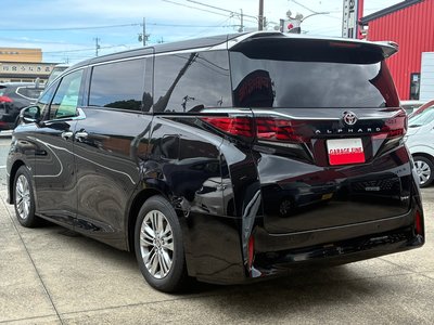 2026 TOYOTA ALPHARD photo 8