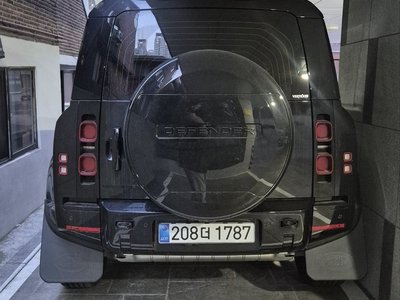 LAND ROVER DEFENDER - 2