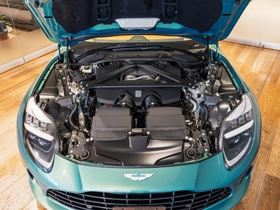 ASTON MARTIN DB12 - 9