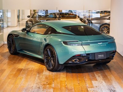 ASTON MARTIN DB12 - 3