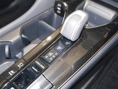 TOYOTA CROWN CROSSOVER - 6