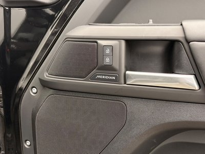 2025 LAND Rover DEFENDER 缩略图 17