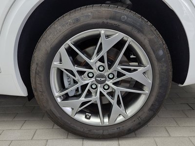 صورة 8 لـ 2023 Genesis GV70
