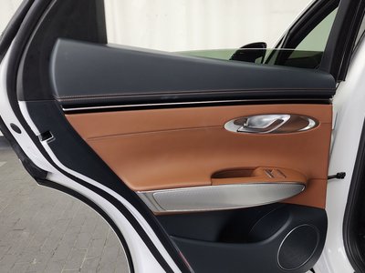 صورة مصغرة 15 لـ 2023 Genesis GV70