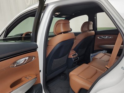 صورة مصغرة 16 لـ 2023 Genesis GV70