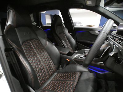2019 AUDI RS4 AVANT 照片 7