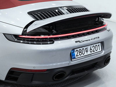 2023 Porsche 911 — миниатюра 13