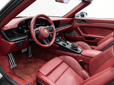 2023 Porsche 911 — миниатюра 15