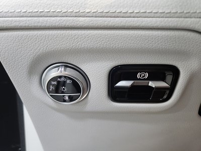 MERCEDES-BENZ EQS - 6