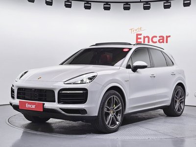 PORSCHE CAYENNE - 1