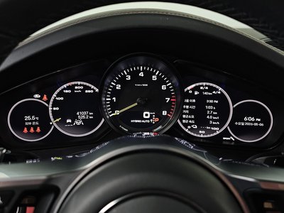PORSCHE CAYENNE - 8