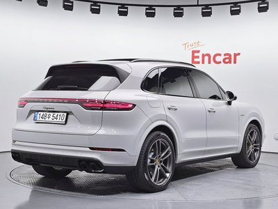 PORSCHE CAYENNE - 4